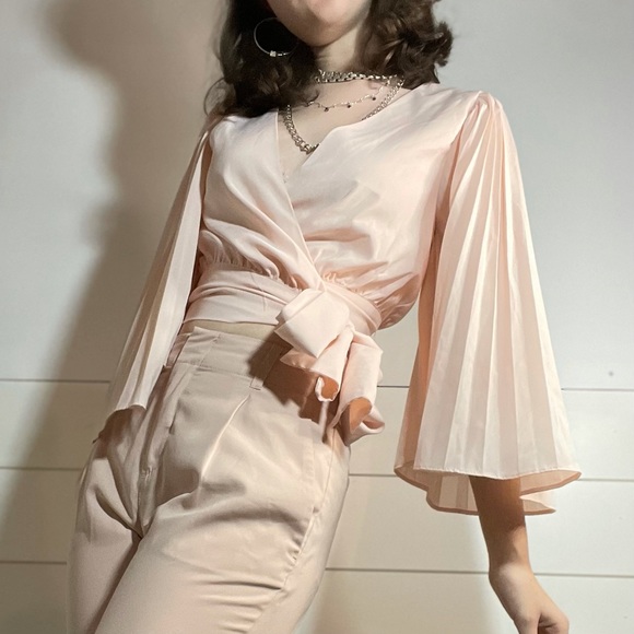 Pink bell sleeve blouse - Picture 7 of 8